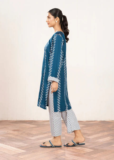 Contrast Lining Print Stitched 2Pcs